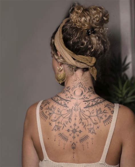 tatuaggio schiena|Tattoo schiena donna: 30 idee di tatuaggi femminili e。